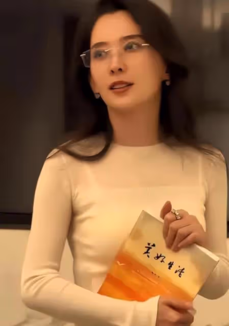汪峰女友李巧生活照流出，怪不得能把男方迷得不能自拔
