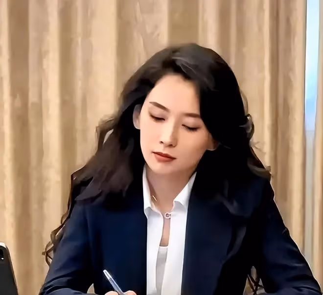 汪峰女友李巧生活照流出，怪不得能把男方迷得不能自拔