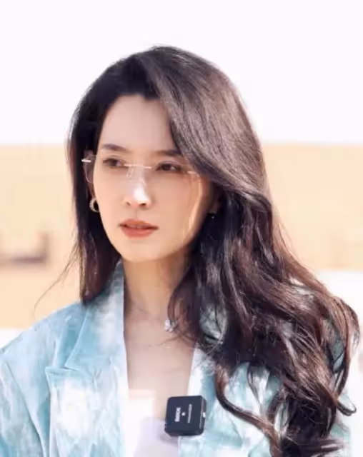汪峰女友李巧生活照流出，怪不得能把男方迷得不能自拔