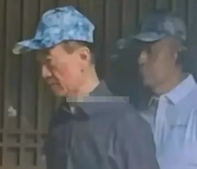 王健林還清6000億債務後首次現身！與往昔精神矍鑠模樣判若兩人！