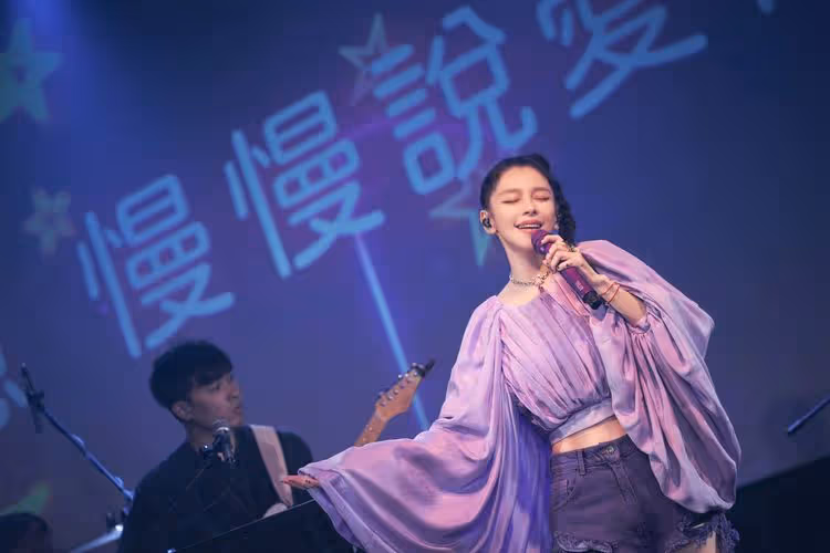 徐若瑄親人意外過世　強忍情緒開唱台下全哭了
