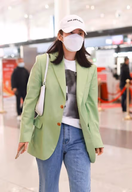 職場女人超愛穿的西裝,選對款式時髦又個性,蔣勤勤就駕馭得很好