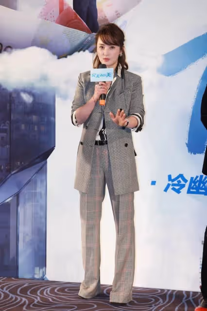職場女人超愛穿的西裝,選對款式時髦又個性,蔣勤勤就駕馭得很好