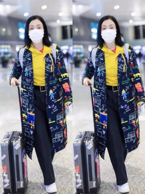 女明星同框有多絕?海清氣場十足,陶虹嫵媚動人,兩人都很美