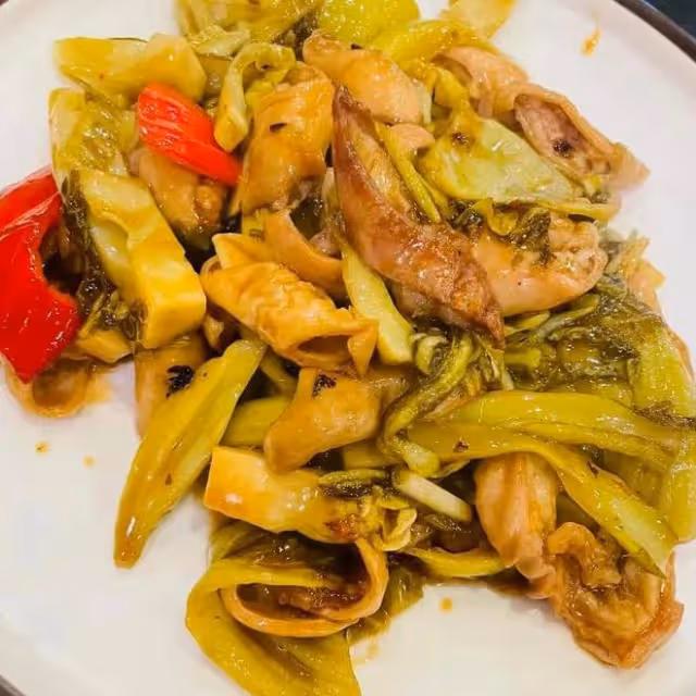 堂妹頭一次和准公婆去吃飯,點4個菜實在摳,公婆:就喜歡這樣的