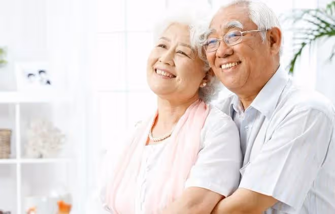 再婚老伴生病,大爺出錢出力,可到自己時,大媽:4個條件就伺候