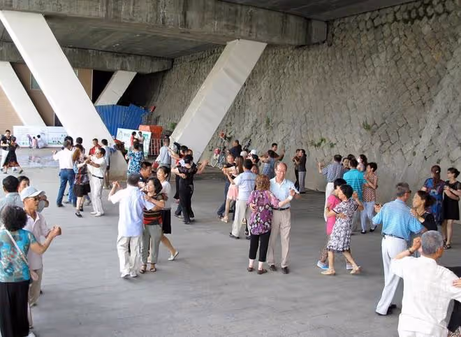 三位老人告訴你:退休後,這3種地方不能常去,容易影響晚年生活