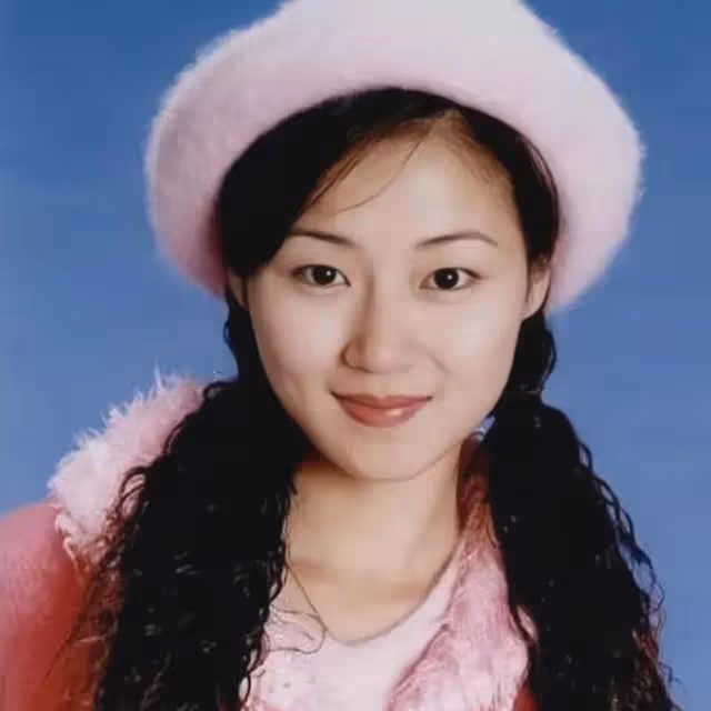 愛過令狐沖,甩過甄子丹,相識7天閃婚,54歲張弛有度如馬伊琍