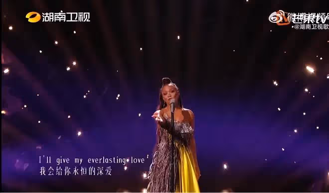 不裝了,《歌手》首輪淘汰賽上的那英,打臉內娛多少人的虛偽