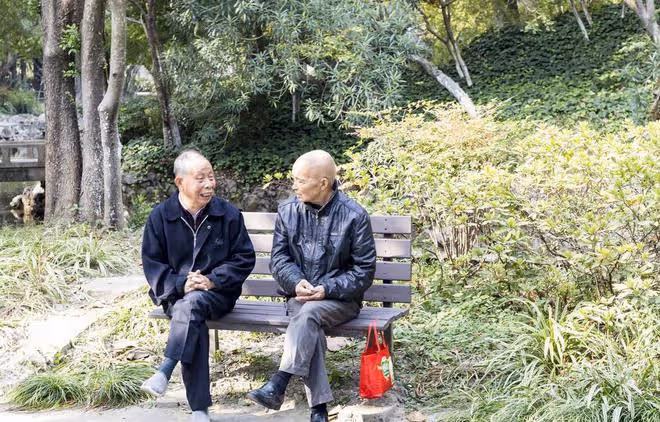 人過70，我終於找到適合自己的養老方式，不去養老院也不麻煩子女