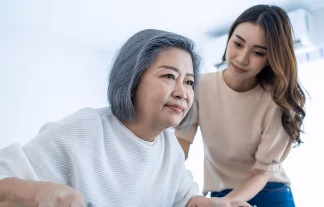 43歲阿姨:給78歲老人當住家保姆,對方待我如家人,可我卻想辭職