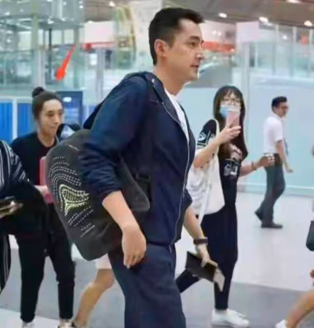 胡歌「千挑萬選」的老婆,只是個小助理,她究竟有何可取之處