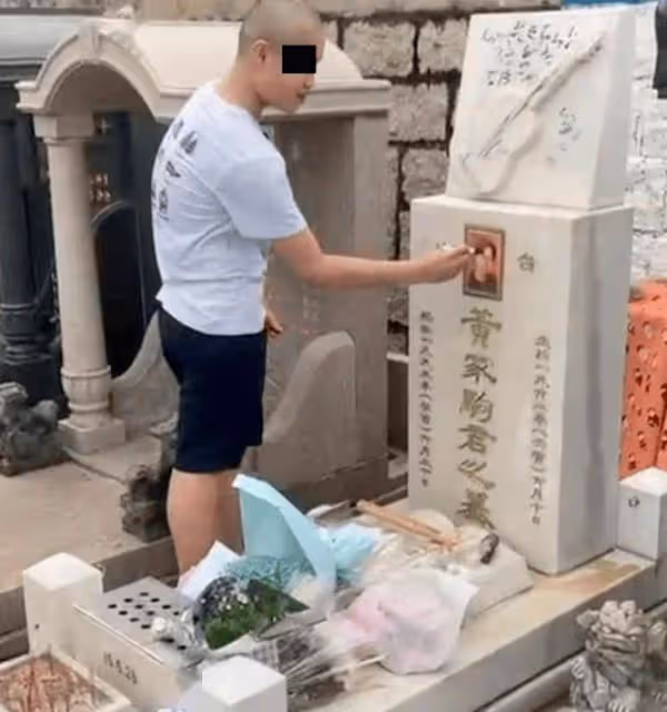 突發！黃家駒墓碑今早被毀！曾有前科對著TVB女星畫像猥褻