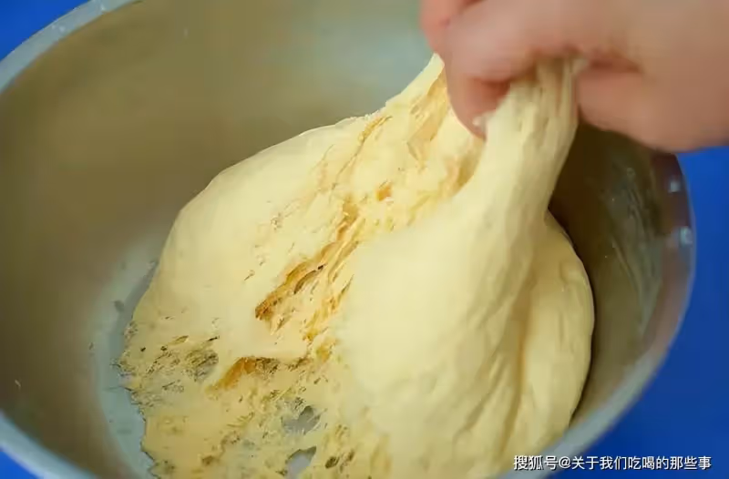 窩窩頭怎麼做好吃?掌握2個技巧,窩頭口感筋道,放涼了也不硬