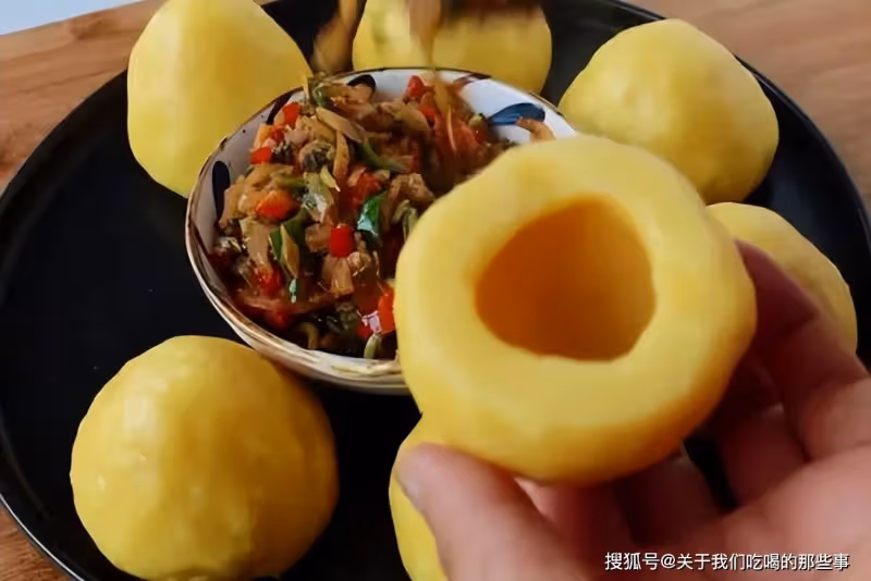 窩窩頭怎麼做好吃?掌握2個技巧,窩頭口感筋道,放涼了也不硬