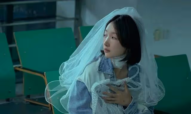 《朝雲暮雨》日票房僅327萬，離開了張藝謀，她成了爛片大王？