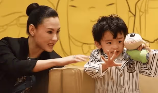 張柏芝小兒子稱呼謝霆鋒什麼?聽到張柏芝的回答,直接驚掉了下巴!