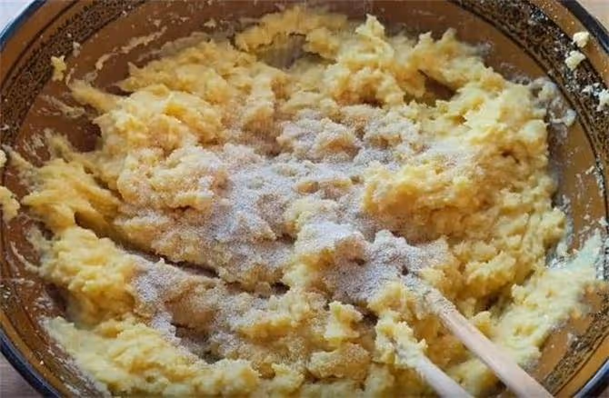 一碗玉米面,加點麵粉,不用一滴油,簡單一做,比麵包還鬆軟好吃