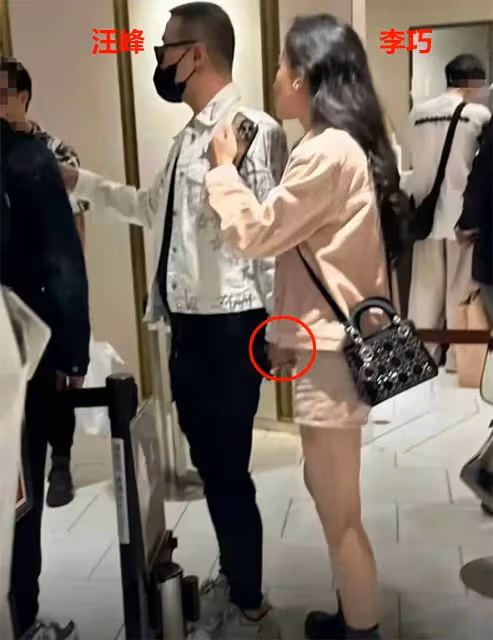 森林北健身房打卡,完美身材全靠練出來!憑汗水「征服」了汪峰!