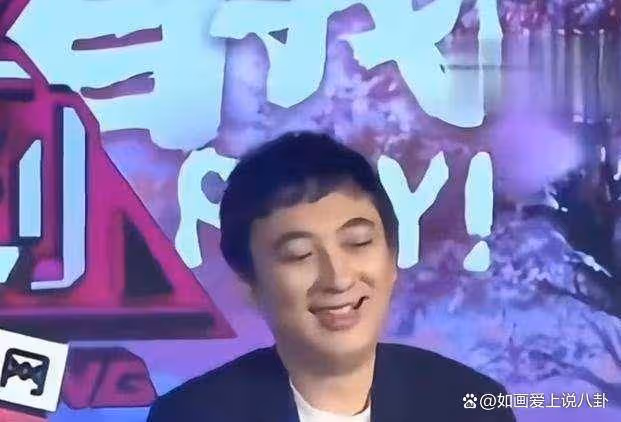 王思聰與多名女子出現酒吧,身體瘦骨如柴!評論區炸開鍋了