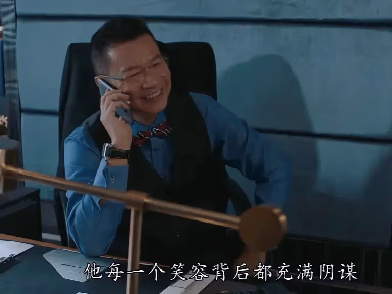 TVB御用反派鄭子誠獲劇組慶生!61歲狀態大勇,圈中妻子高調現身