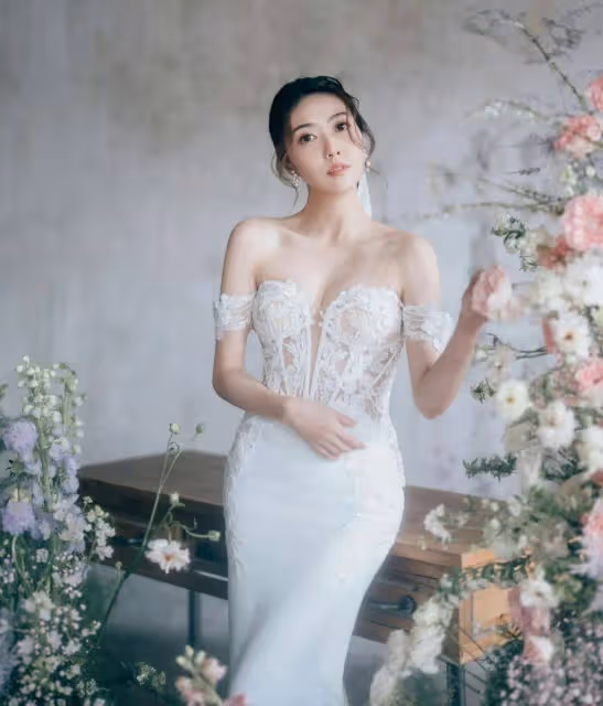 TVB「東張女神」曬婚紗照被指好事將近,曾與大32歲男星傳出父女戀緋聞