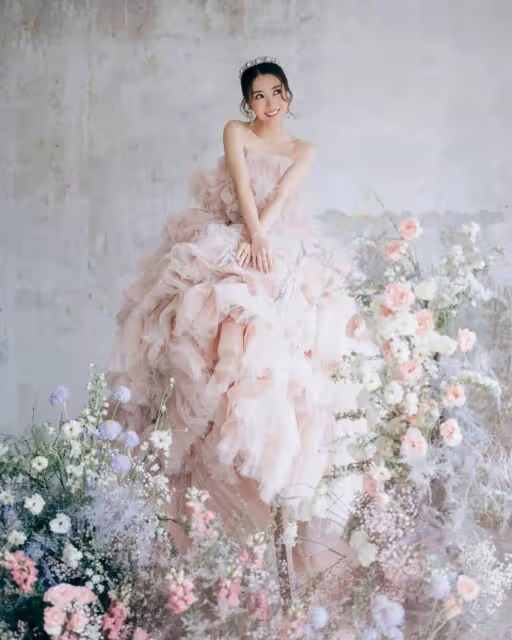 TVB「東張女神」曬婚紗照被指好事將近,曾與大32歲男星傳出父女戀緋聞