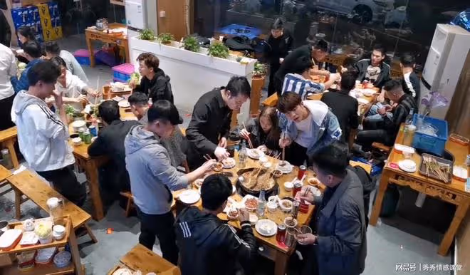 熊孩子火鍋店招惹是非,父母嬌縱不管,最後引發了一場慘案