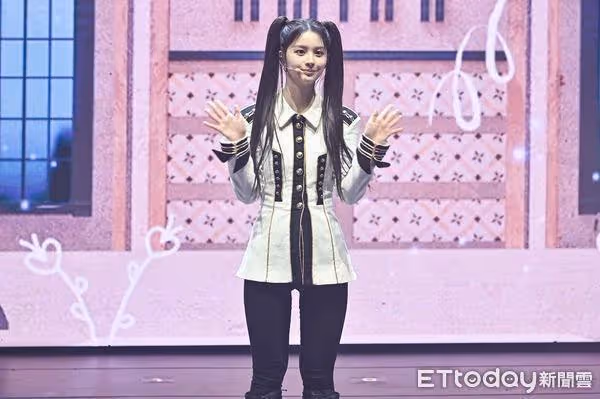 直擊/NMIXX飆高音開唱!台粉邀「結束吃臭豆腐」 Lily點頭答應了