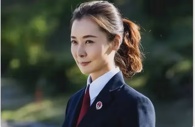 表面是藝人,實則背景通天的4位女星,她們最不怕的就是潛規則