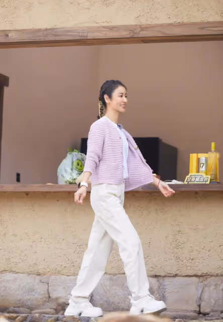 林心如攜霍建華給爸媽慶生!她47歲穿衛衣像少女,老公卻胖出肚腩