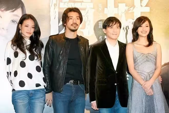49歲徐靜蕾與47歲舒淇同框!一個美艷一個文藝,都沒當媽很顯年輕