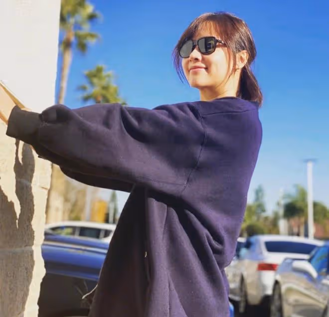 49歲徐靜蕾與47歲舒淇同框！一個美艷一個文藝，都沒當媽很顯年輕