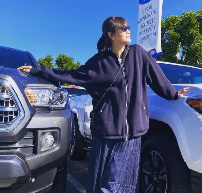 49歲徐靜蕾與47歲舒淇同框！一個美艷一個文藝，都沒當媽很顯年輕