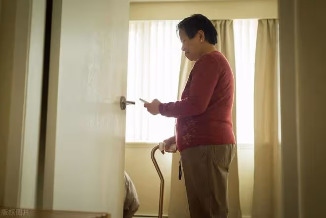 人過60歲後,就不要去再婚了,因為比起孤獨,這三件事更令人痛苦