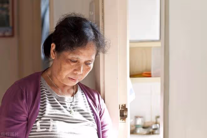 人過60歲後,就不要去再婚了,因為比起孤獨,這三件事更令人痛苦