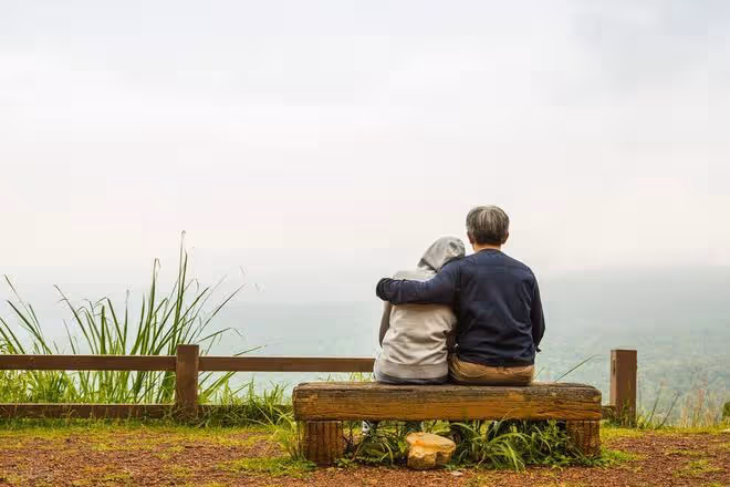 人過60歲後,就不要去再婚了,因為比起孤獨,這三件事更令人痛苦