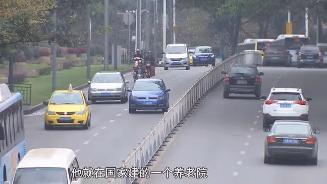 新婚妻子半夜不睡覺,盯著他傻笑,丈夫想退回20萬彩禮:我害怕