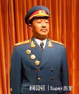 1988年,鄧小平恢復軍銜制,為何要下令取消元帥和大將軍銜