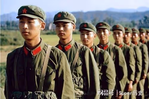 1988年,鄧小平恢復軍銜制,為何要下令取消元帥和大將軍銜