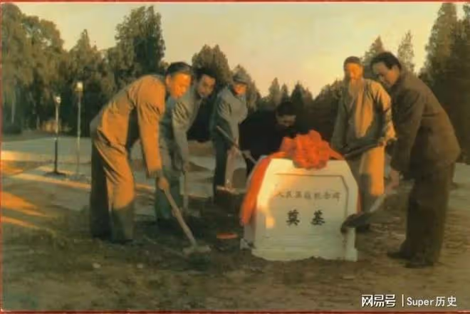 人民英雄紀念碑開工,林徽因問碑文誰寫的,彭真:周總理字真不賴