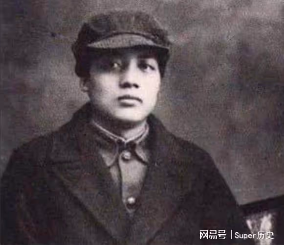 1976年毛主席逝世,李敏手拿守靈名單,提醒道:我有個哥哥還活著