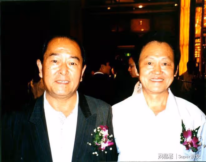 1976年毛主席逝世,李敏手拿守靈名單,提醒道:我有個哥哥還活著