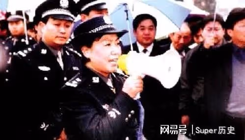 任長霞意外身亡後,丈夫四年後也去世,唯一兒子繼承其遺志