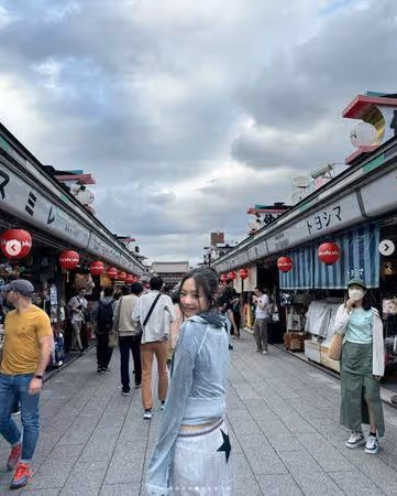 野生Jennie現蹤淺草商店街！　「摘下墨鏡露臉」網瘋求巧遇
