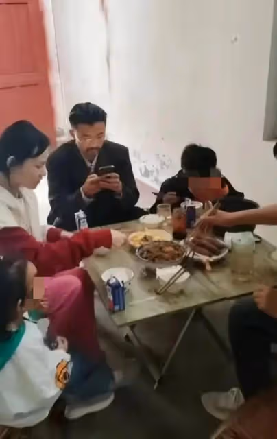 節儉！郭有才爆火後，每天仍在老房吃飯，餐食簡陋，不如大多數人