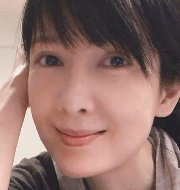 林志穎周慧敏時隔三十年再見面，兩人容貌不老，56歲周慧敏超年輕