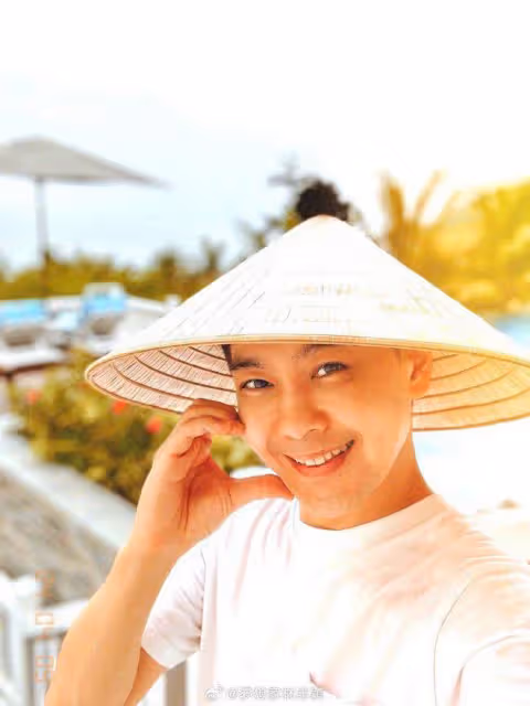 林志穎周慧敏時隔三十年再見面，兩人容貌不老，56歲周慧敏超年輕