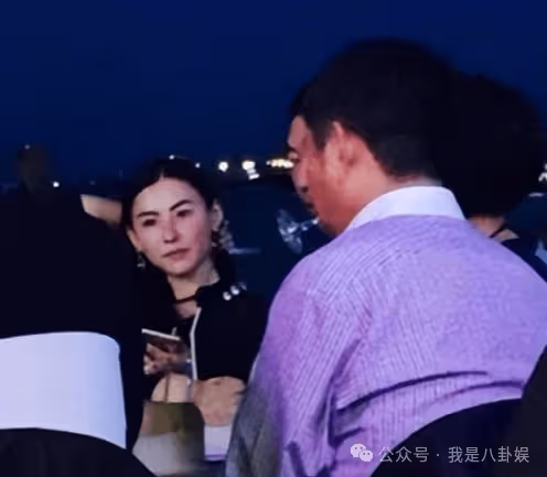 張柏芝離婚6年後,捏著手裡的兩條槓對謝霆鋒說:我有懷孕了怎麼辦?