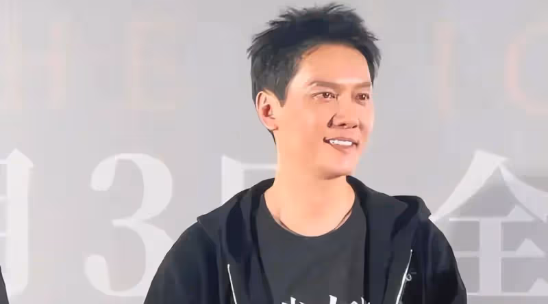 馮紹峰參加親子運動會,兒子正面照曝光,網友:像媽媽趙麗穎